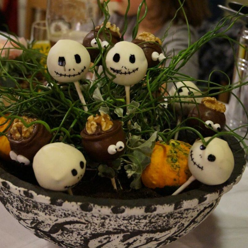 Halloween Cake Pops