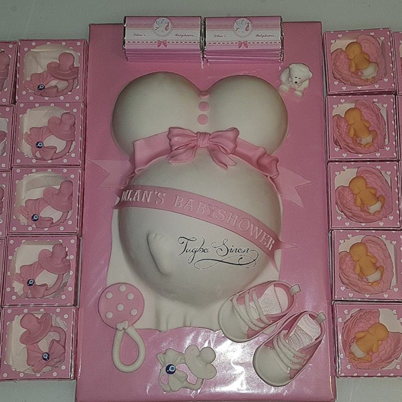 Überraschung zur Babyshower Party