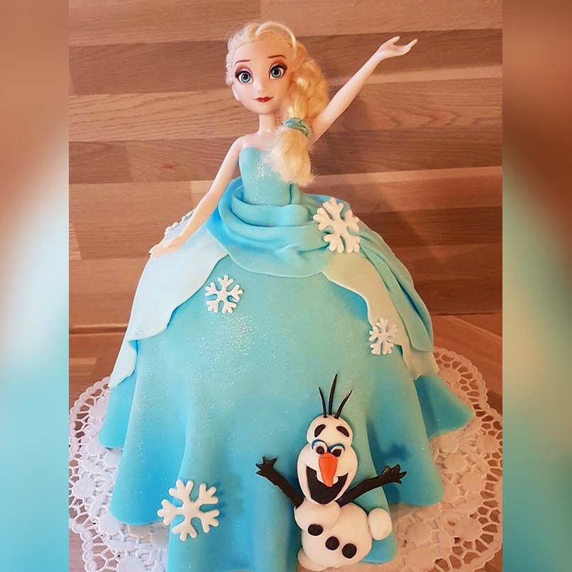 Eiskönigin Elsa im eiskalten Look