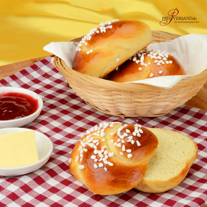 Frisches Gebäck zum Osterbrunch