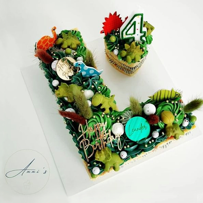 Geburtstagstorte im Dinosaurier-Look