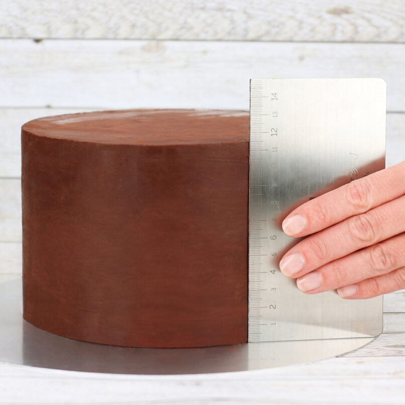 Torten glatt einstreichen