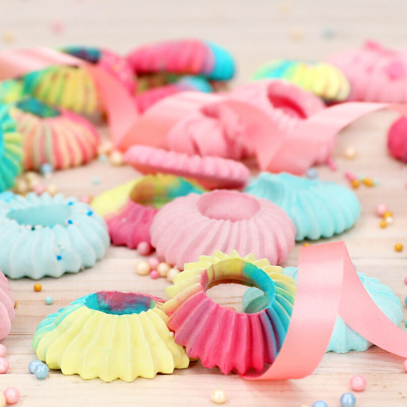 Kunterbunte Tortendeko