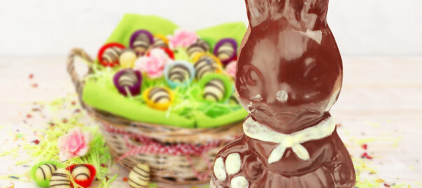 Das Bild zeigt einen Schokoladen-Osterhasen