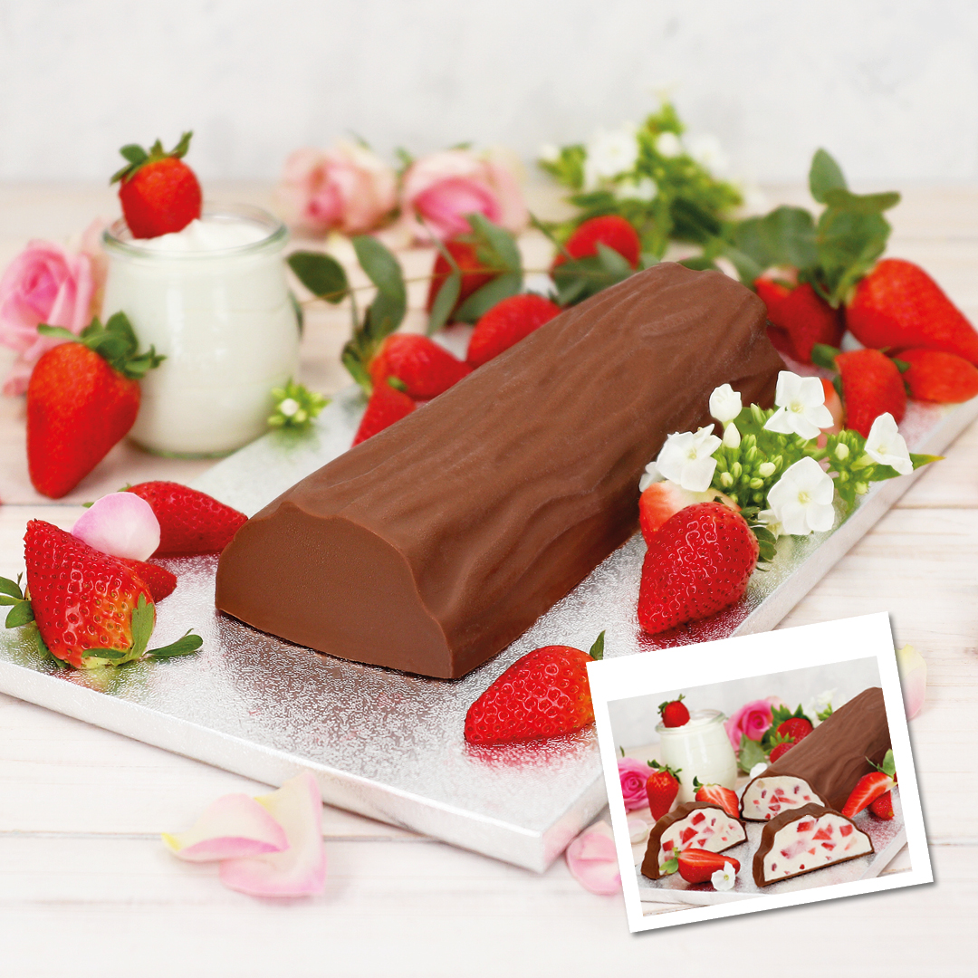 Das Bild zeigt einen Eisriegel mit Erdbeeren